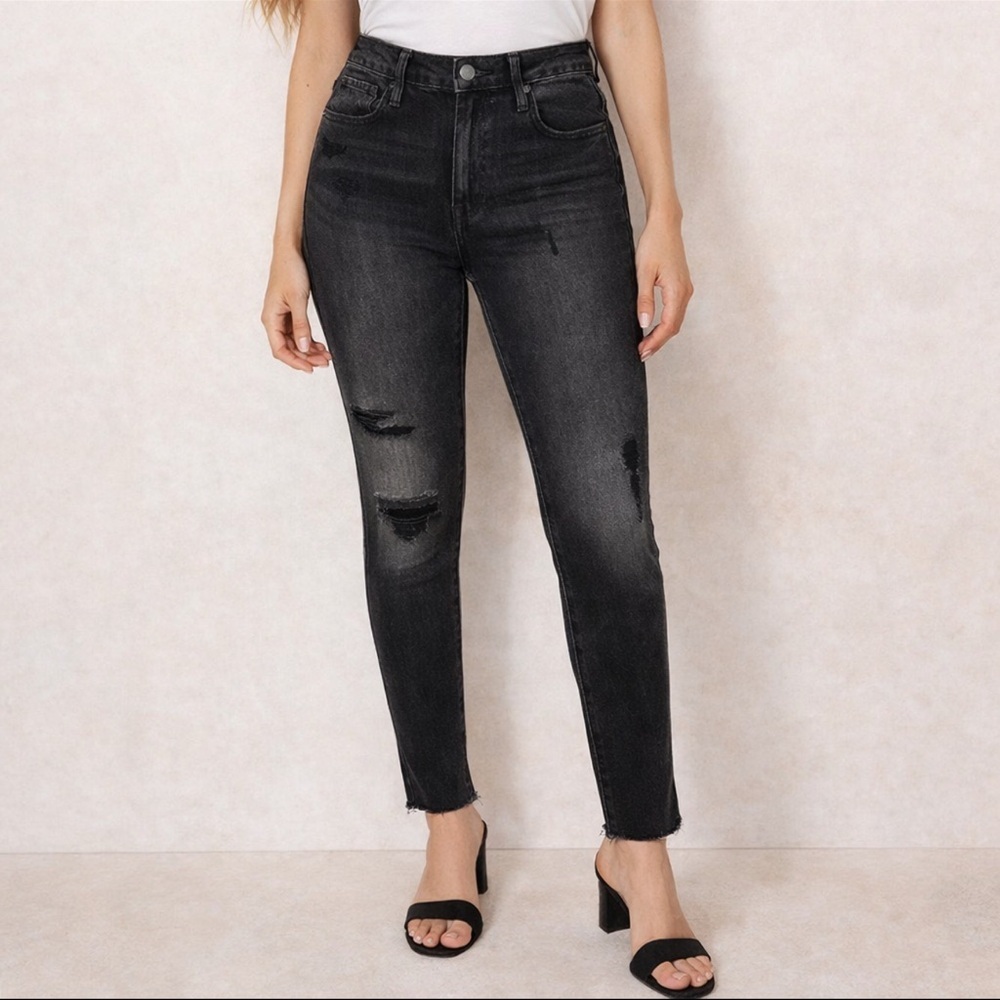 [BLANK-NYC] Black High Rise Distressed Jeans